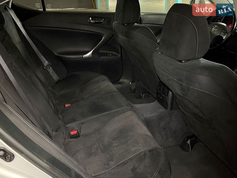Седан Lexus IS 2009 в Львові