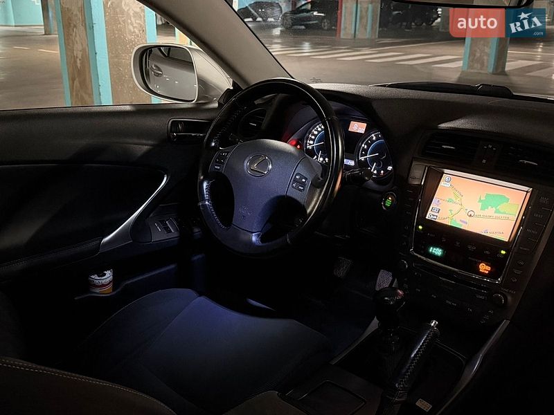 Седан Lexus IS 2009 в Львові