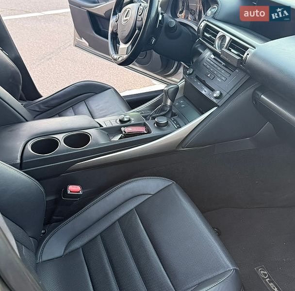Седан Lexus IS 2015 в Одесі фото 15 Седан Lexus IS 2015 в Одесі
