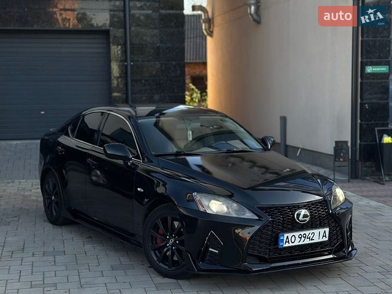 Седан Lexus IS 2007 в Іршаві