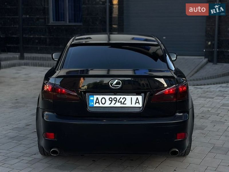 Седан Lexus IS 2007 в Іршаві