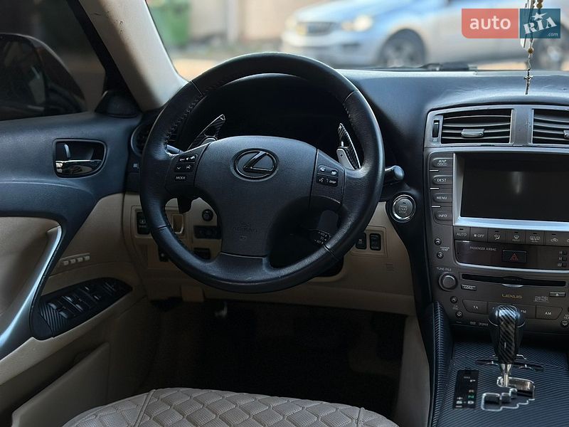 Седан Lexus IS 2007 в Іршаві