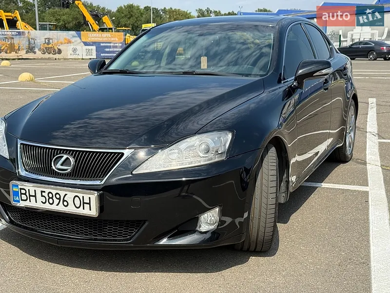 Lexus IS 2012