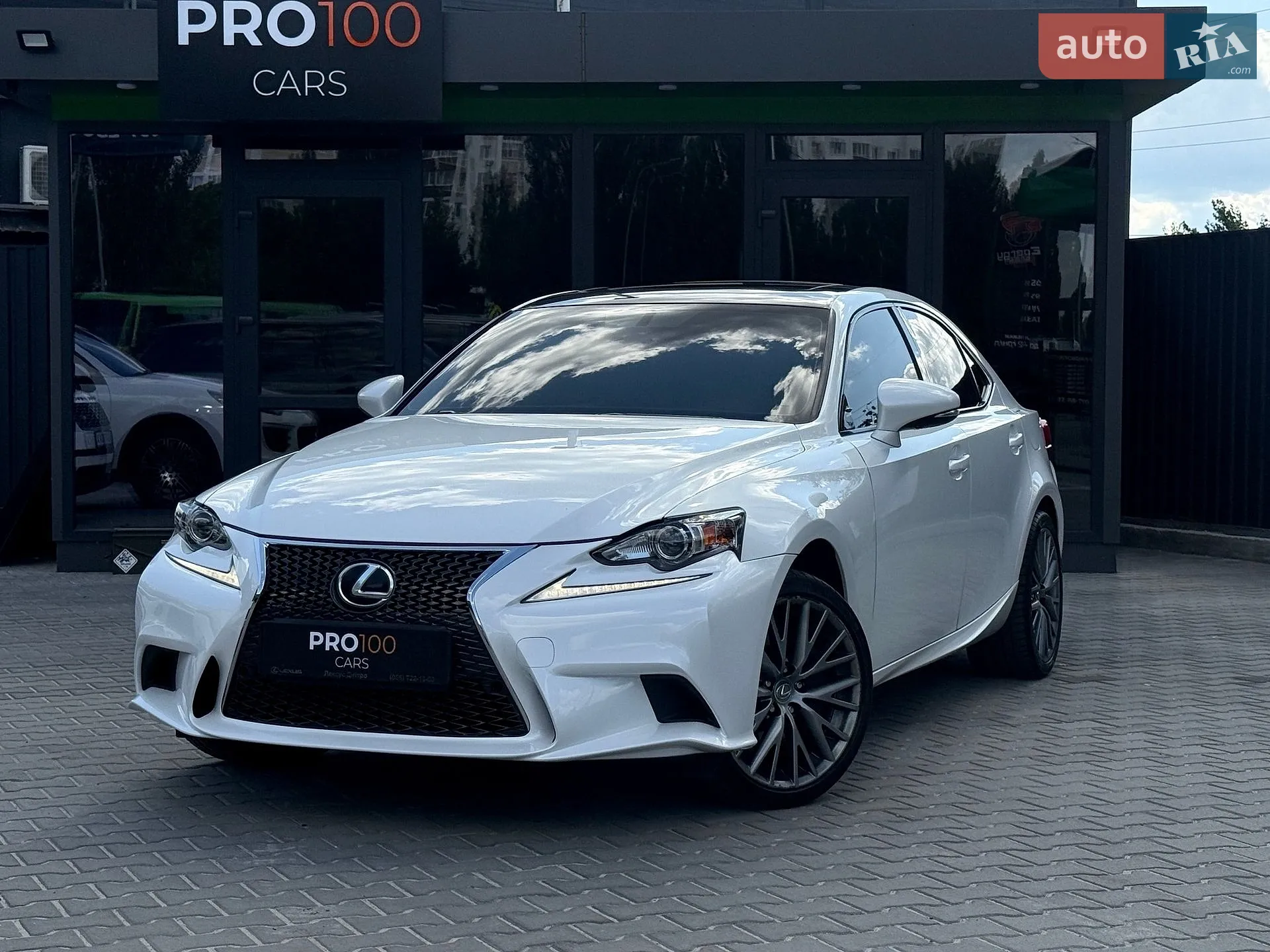 2015 Lexus IS - мініатюра 2