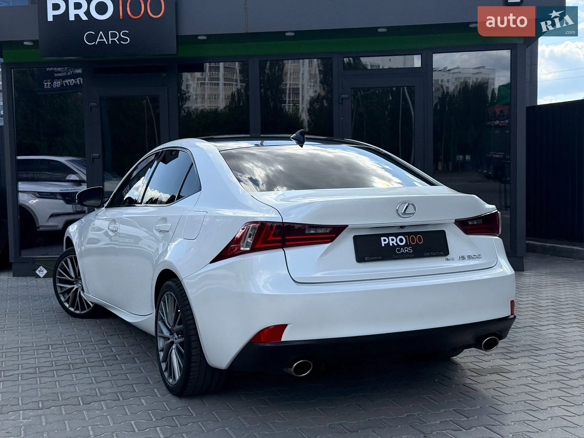 2015 Lexus IS - мініатюра 12