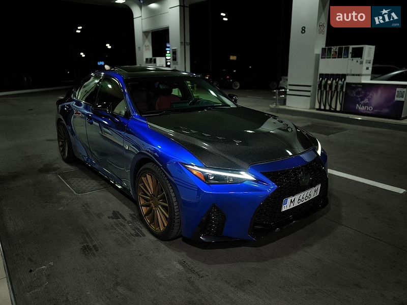 Lexus IS 2021