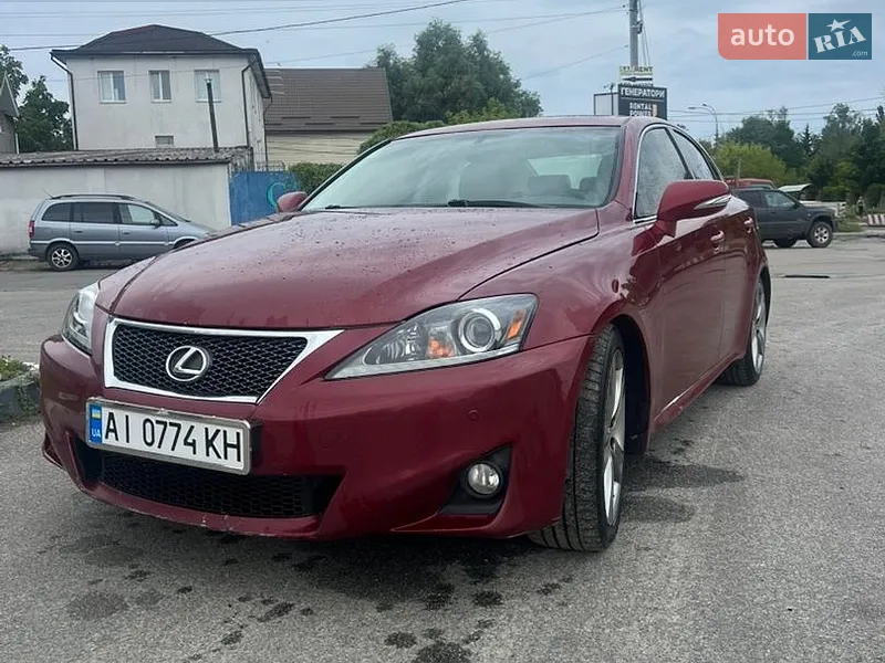 Lexus IS 2011