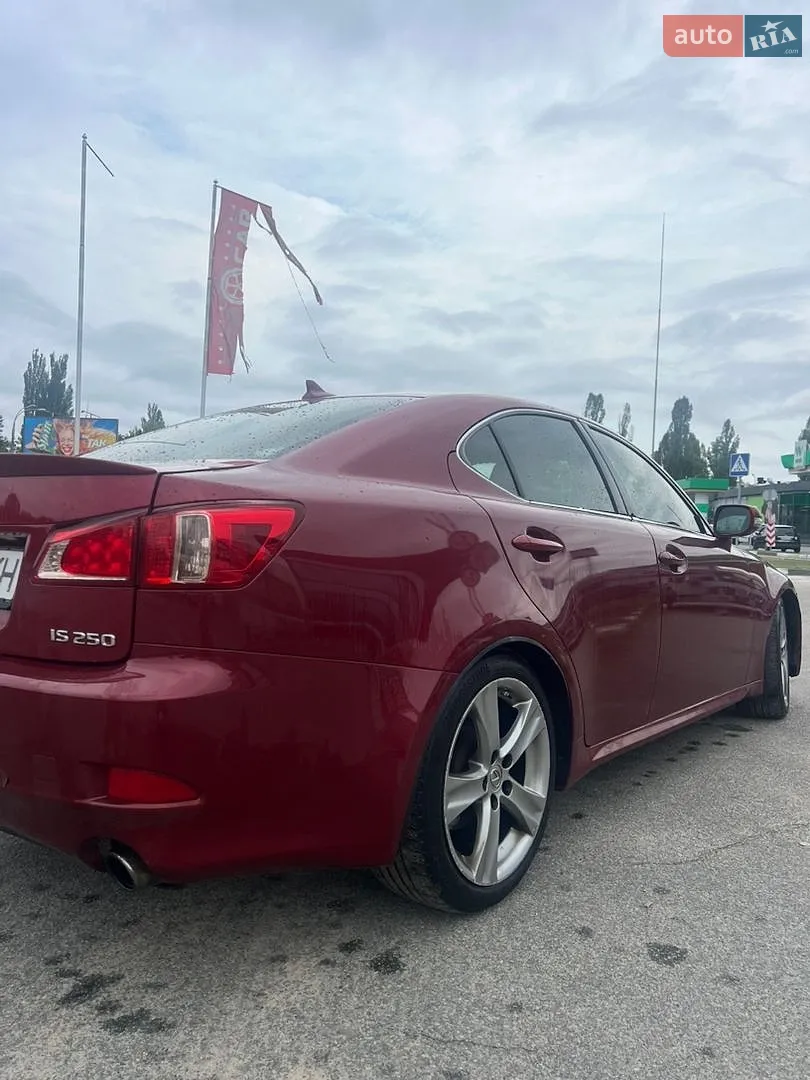 2011 Lexus IS - мініатюра 3