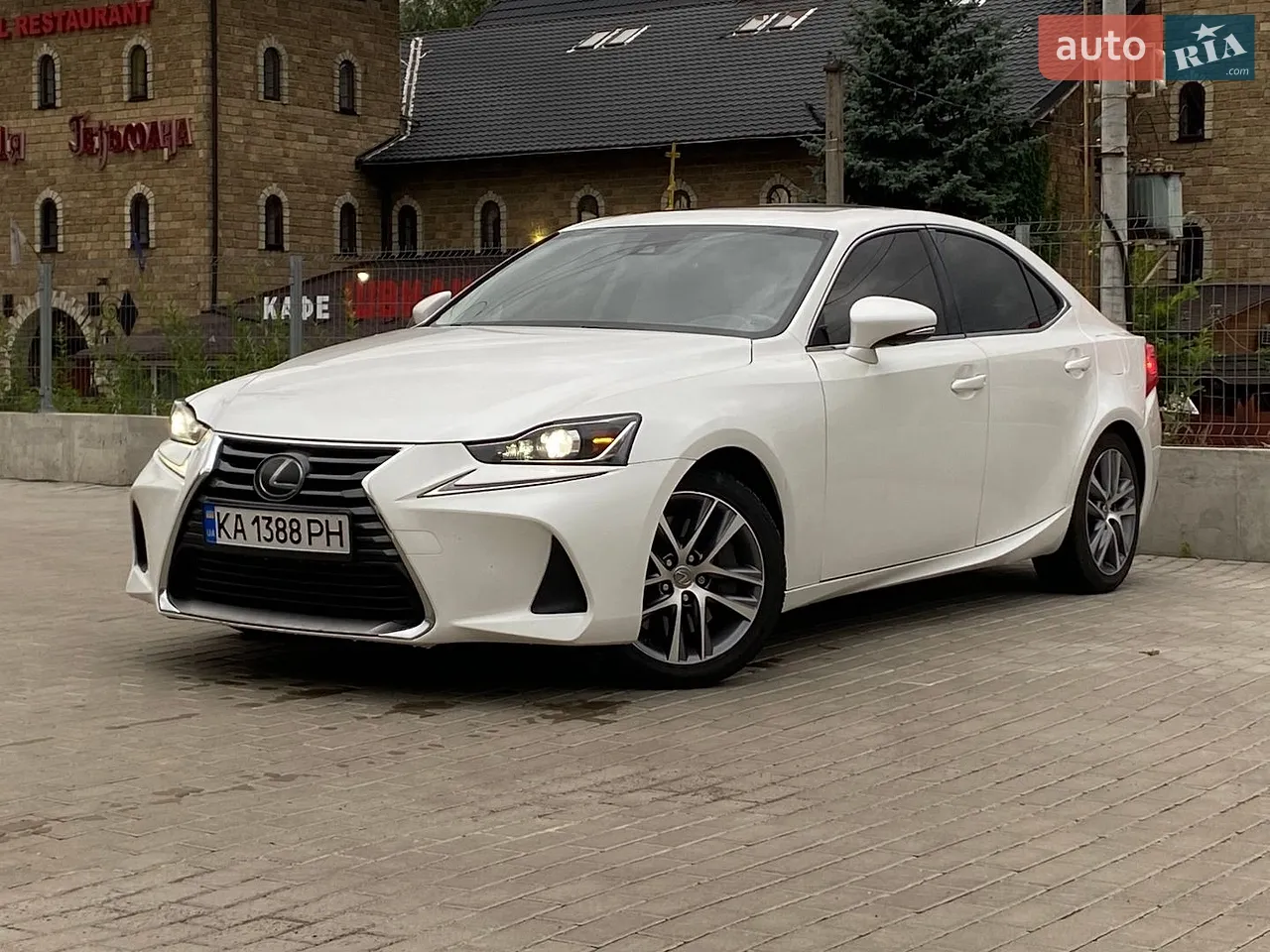 2017 Lexus IS - мініатюра 41