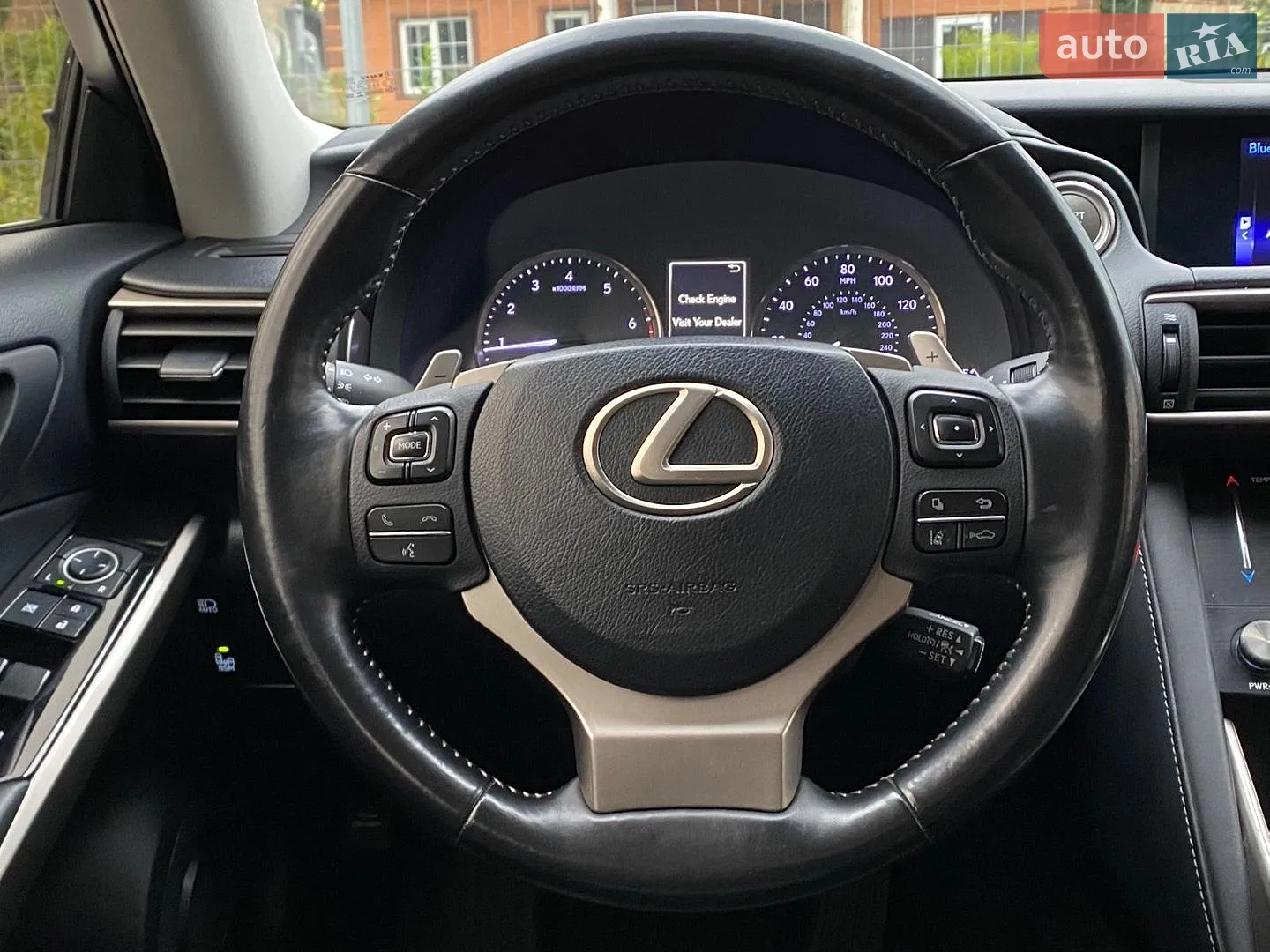 2017 Lexus IS - мініатюра 14
