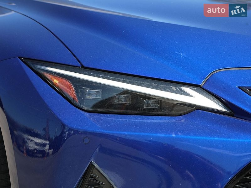 Седан Lexus IS 2022 в Харькове