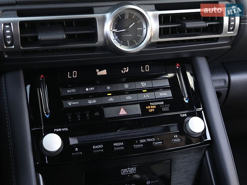 Седан Lexus IS 2022 в Харькове