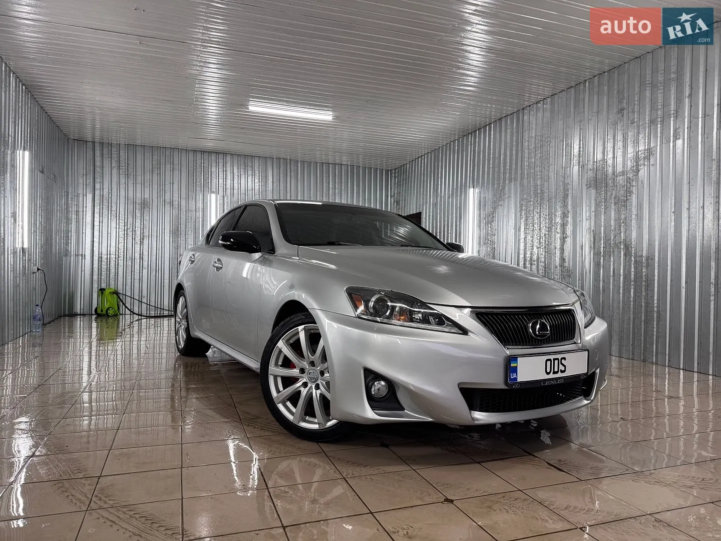 2010 Lexus IS - фото 1