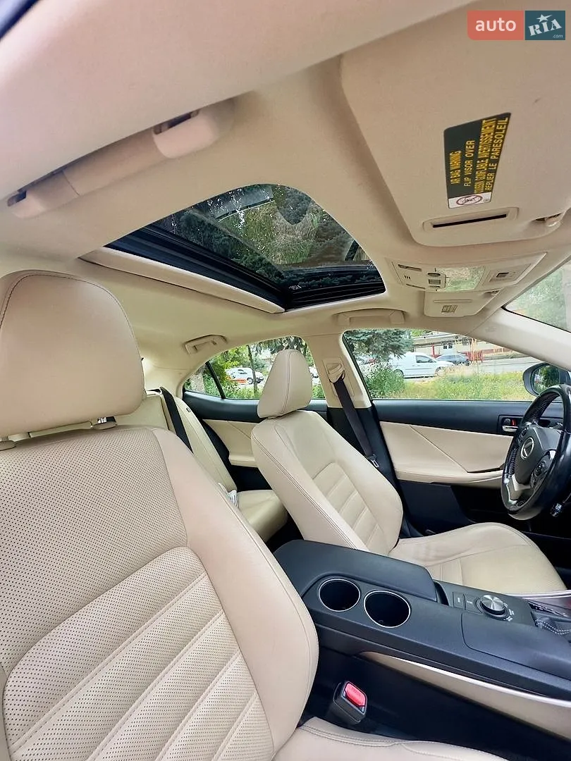 2015 Lexus IS - мініатюра 17