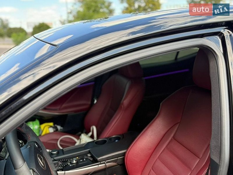 Седан Lexus IS 2015 в Кривому Розі