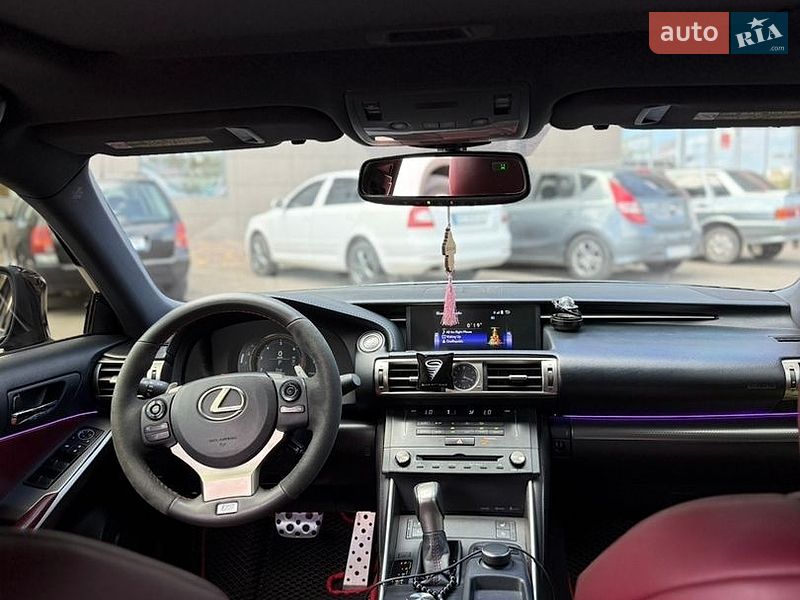 Седан Lexus IS 2015 в Кривому Розі