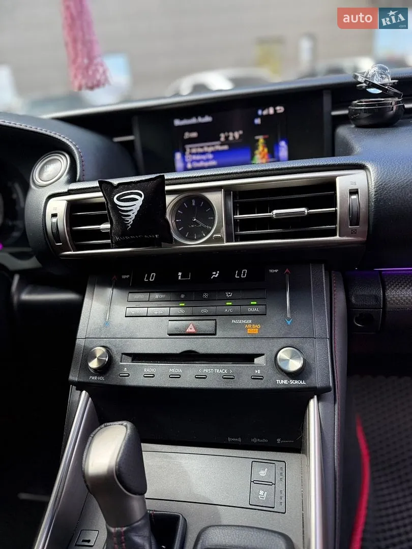 2015 Lexus IS - мініатюра 12
