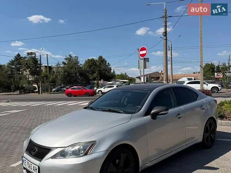 Lexus IS 2011