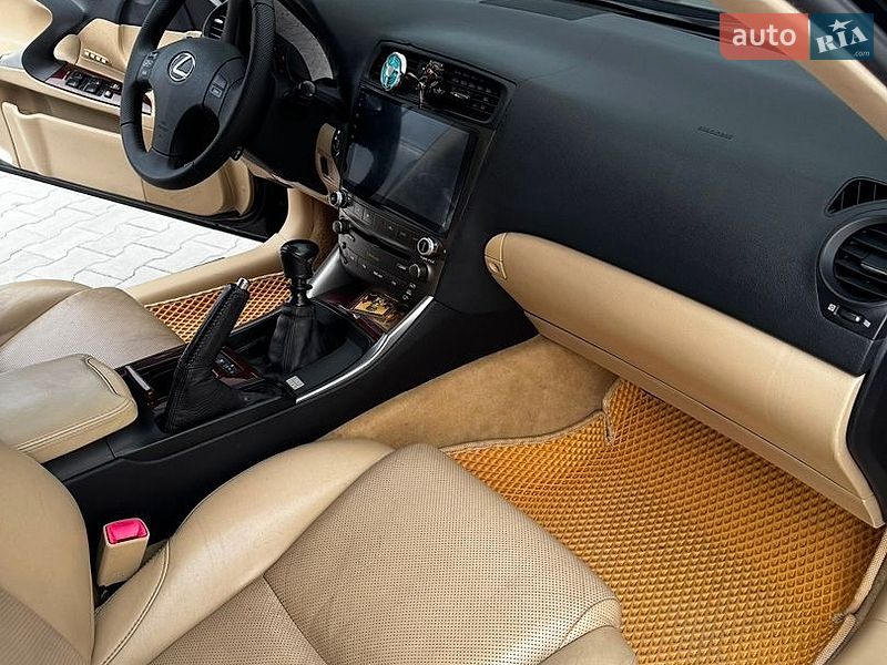 Седан Lexus IS 2006 в Тернополі