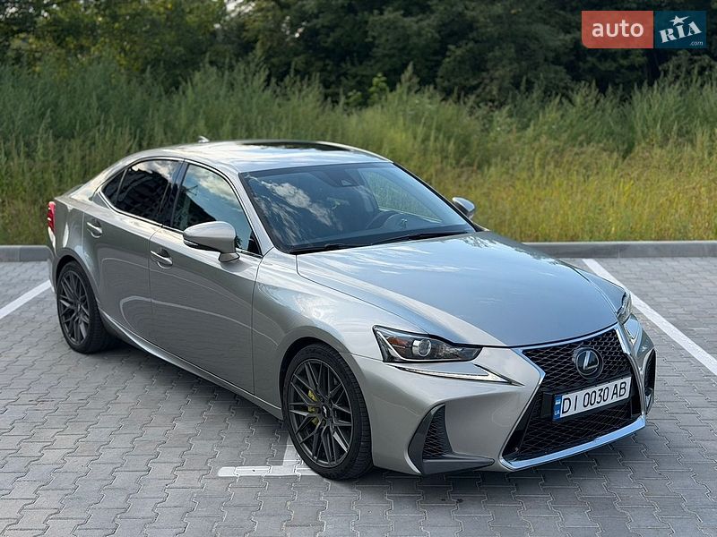 Седан Lexus IS 2018 в Хмельницком