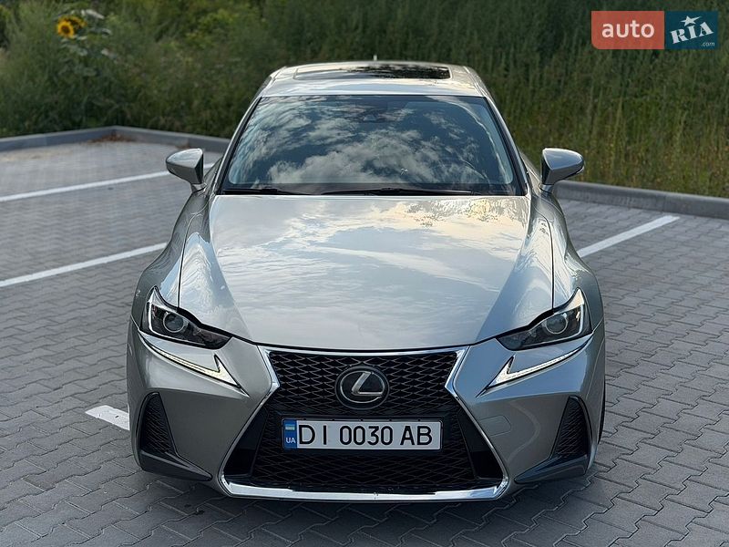 Седан Lexus IS 2018 в Хмельницком