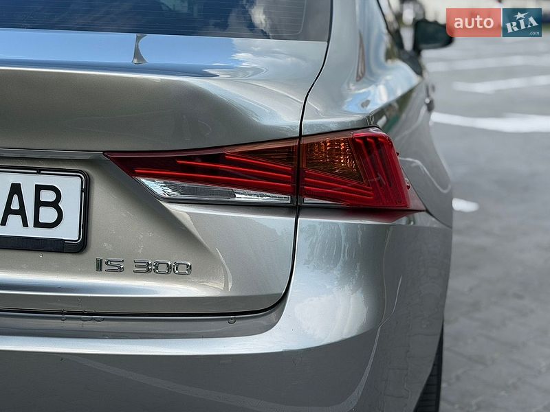 Седан Lexus IS 2018 в Хмельницком