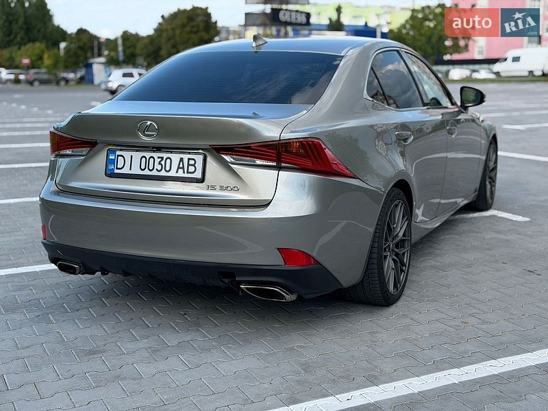 Седан Lexus IS 2018 в Хмельницком