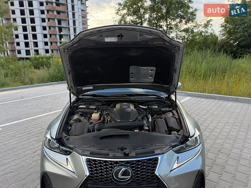 Седан Lexus IS 2018 в Хмельницком