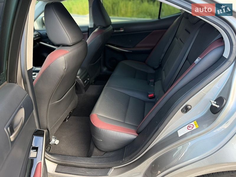 Седан Lexus IS 2018 в Хмельницком