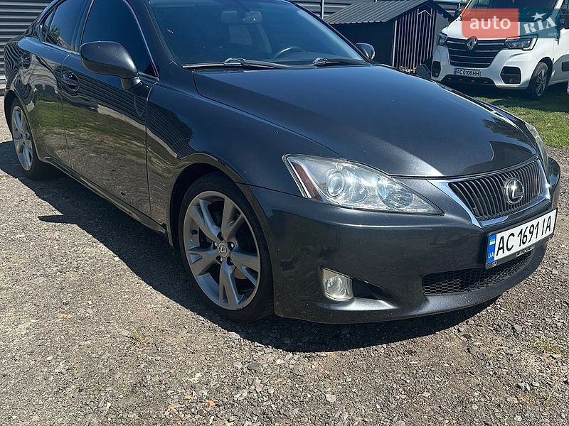 Седан Lexus IS 2010 в Владимире