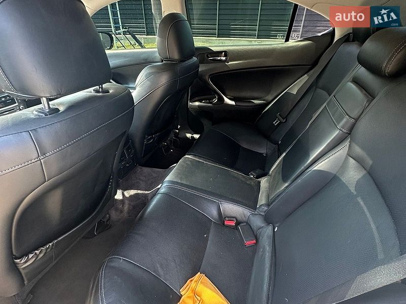 Седан Lexus IS 2010 в Владимире