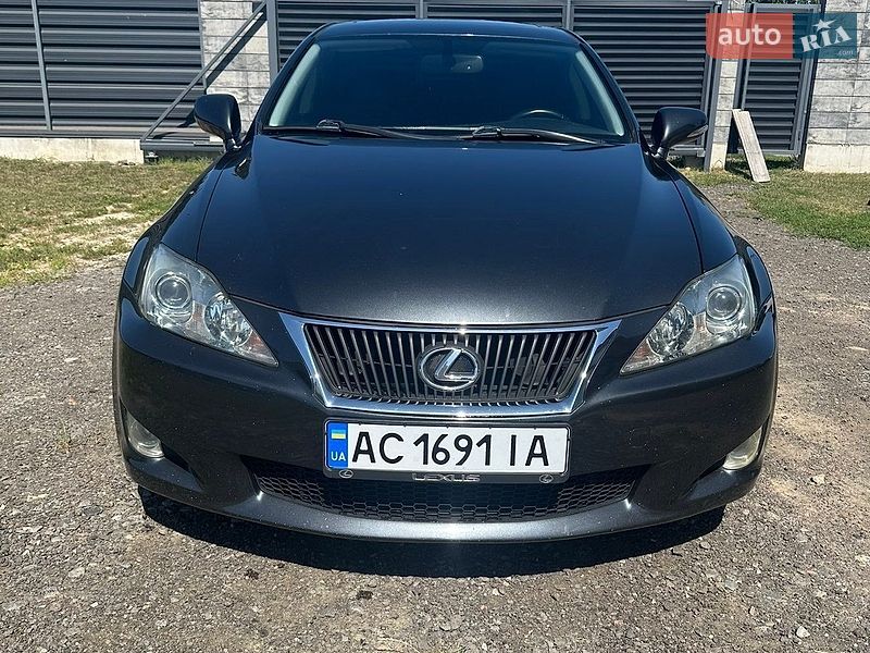 Седан Lexus IS 2010 в Владимире