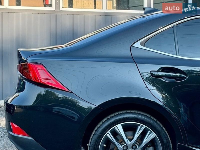 Седан Lexus IS 2020 в Ужгороде