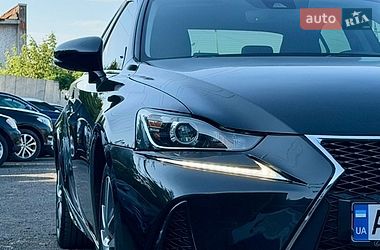 Седан Lexus IS 2020 в Ужгороде