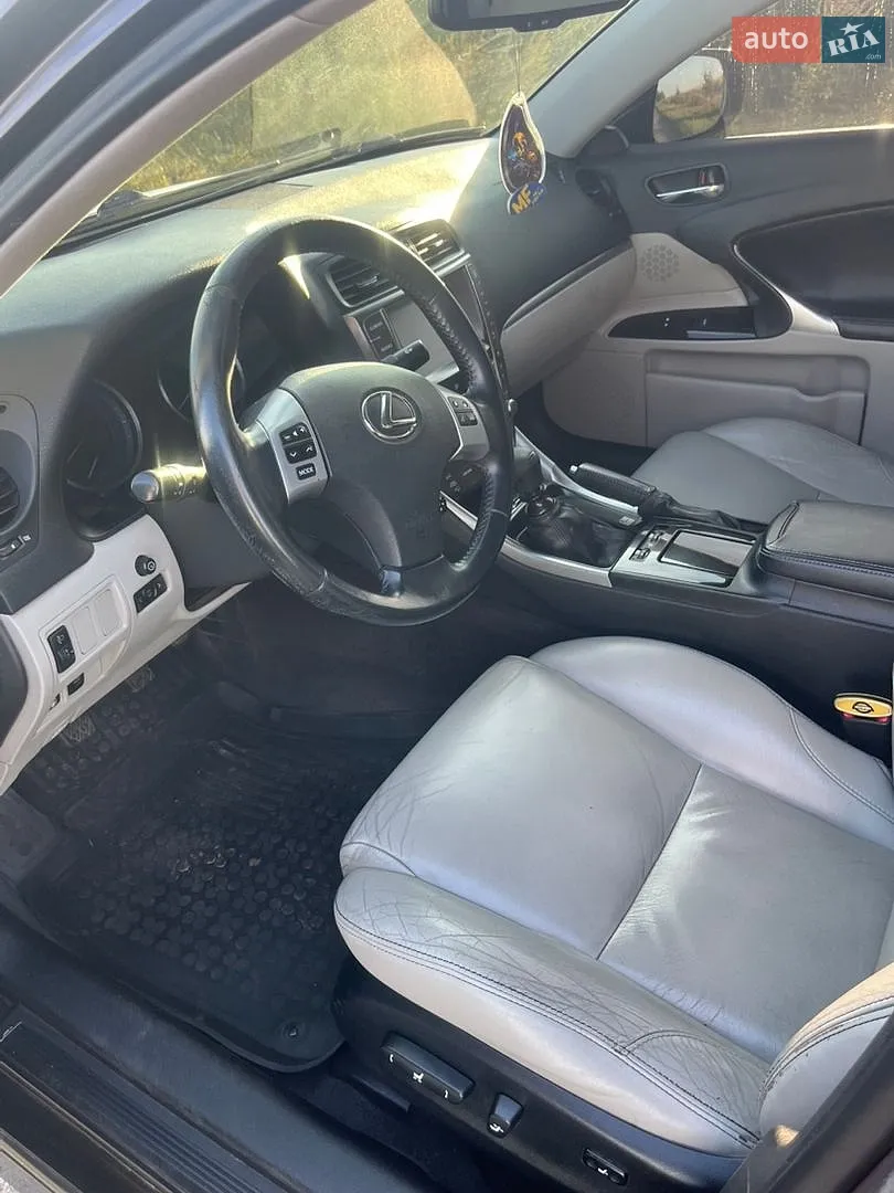 2010 Lexus IS - мініатюра 9