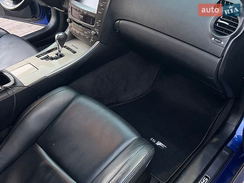 Седан Lexus IS 2008 в Днепре