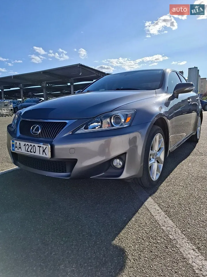 2011 Lexus IS - мініатюра 19
