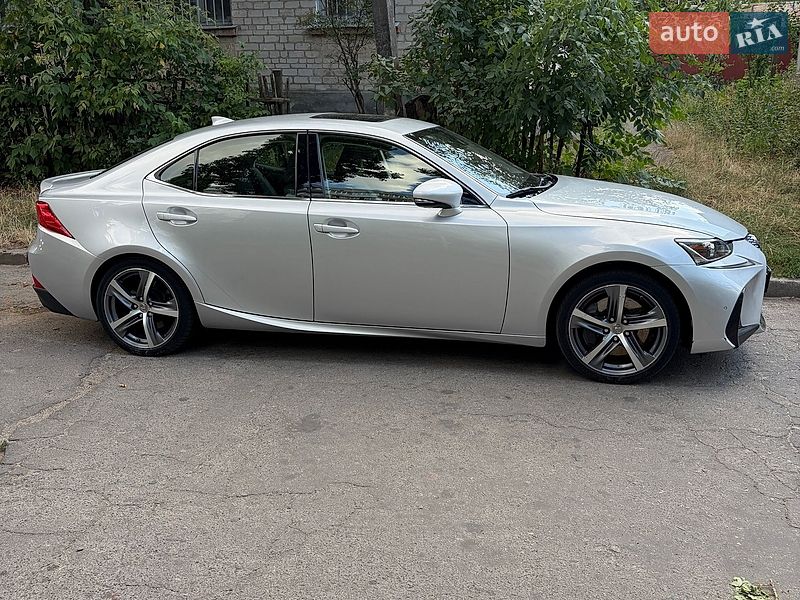 Седан Lexus IS 2017 в Білій Церкві