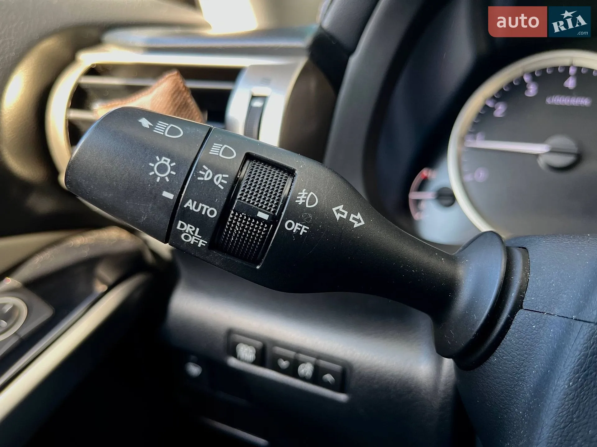 2013 Lexus IS - мініатюра 17