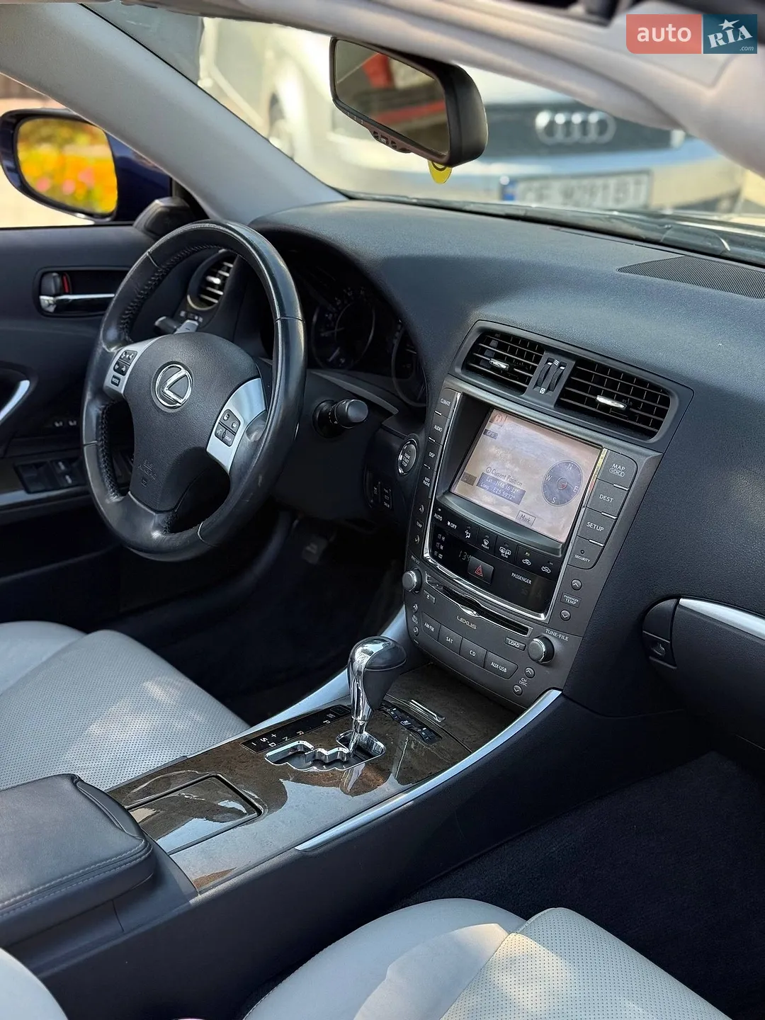 2011 Lexus IS - мініатюра 17