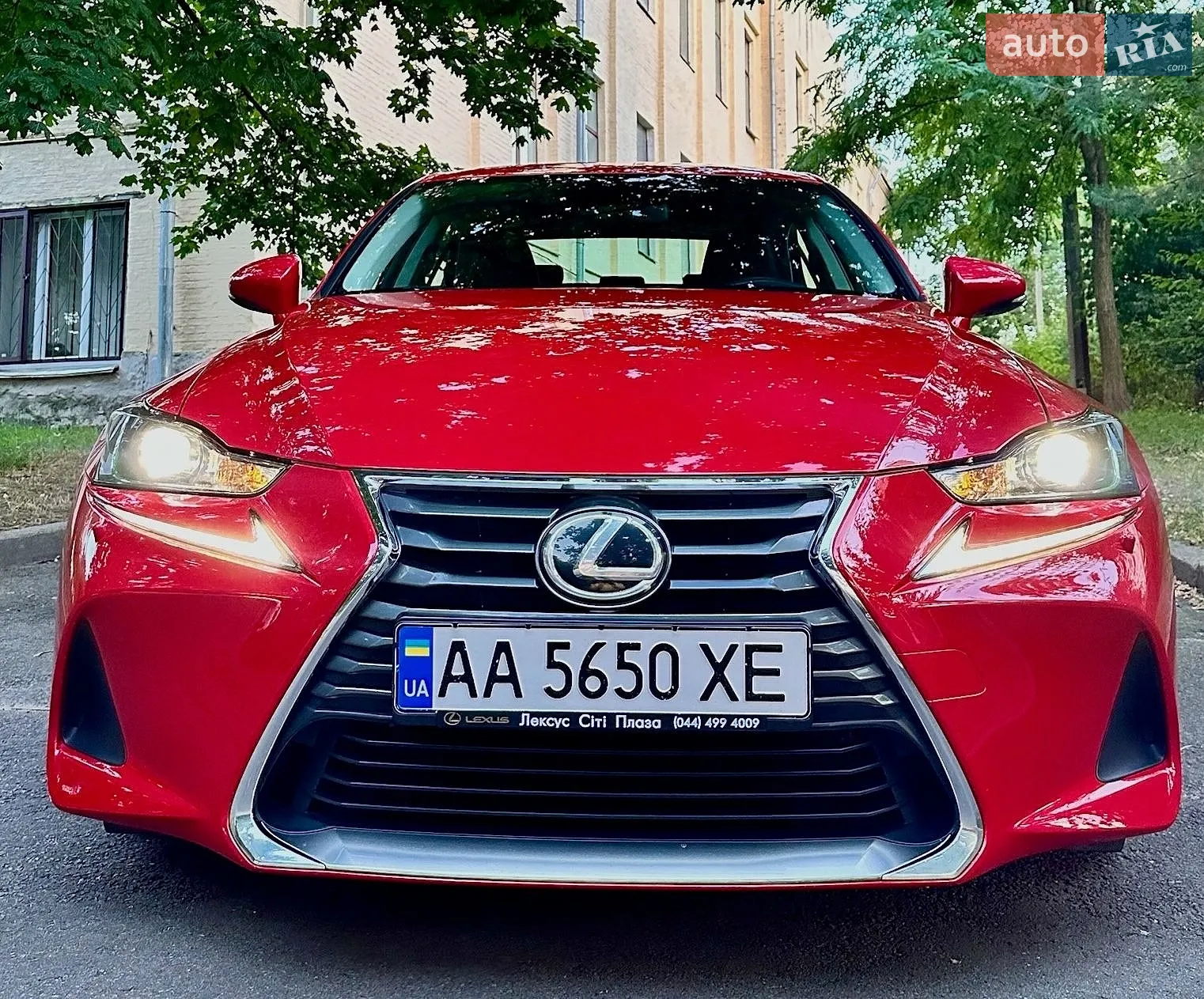2017 Lexus IS - мініатюра 10