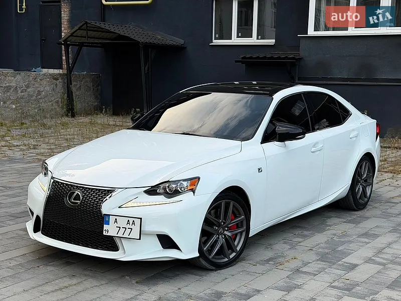 Lexus IS