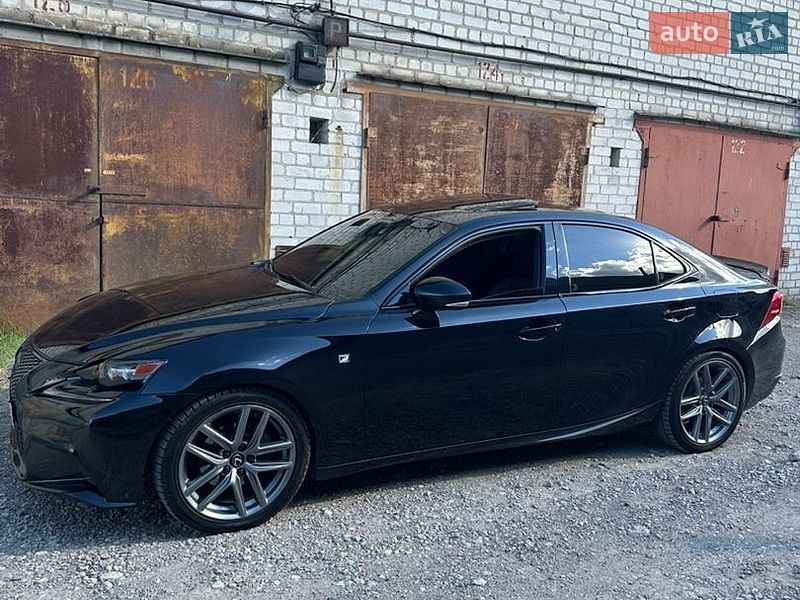 Седан Lexus IS 2015 в Дніпрі