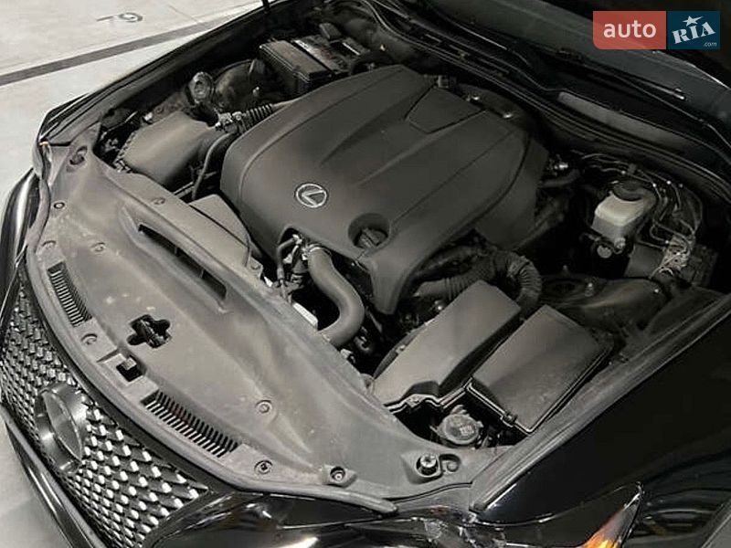 Седан Lexus IS 2015 в Дніпрі
