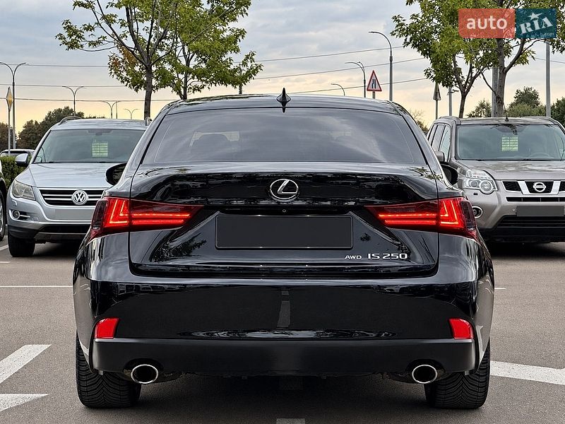 Седан Lexus IS 2014 в Києві