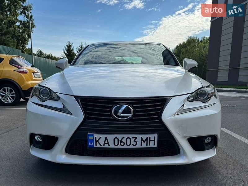 Седан Lexus IS 2015 в Києві