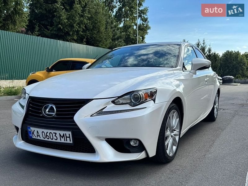 Седан Lexus IS 2015 в Києві