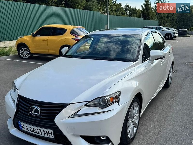 Седан Lexus IS 2015 в Києві