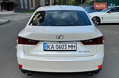 Седан Lexus IS 2015 в Києві