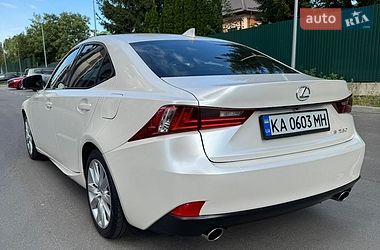 Седан Lexus IS 2015 в Києві